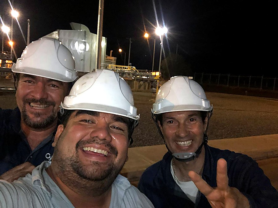 Equipo de Cybertec en una jornada nocturna en sitio